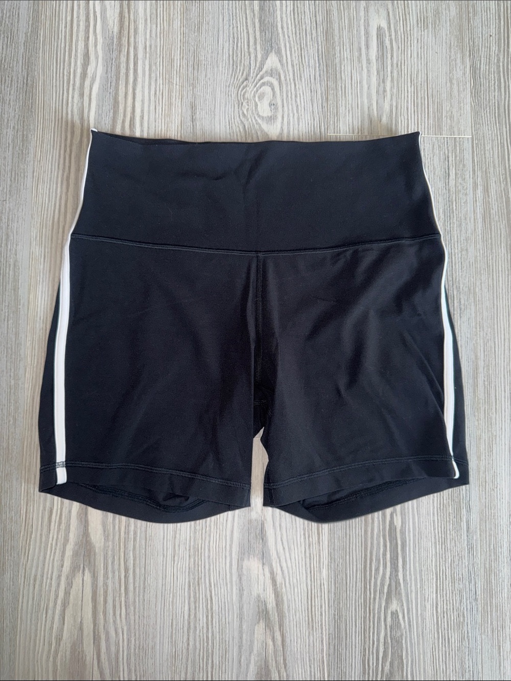 Lululemon Align High-Rise biker shorts 6 inches